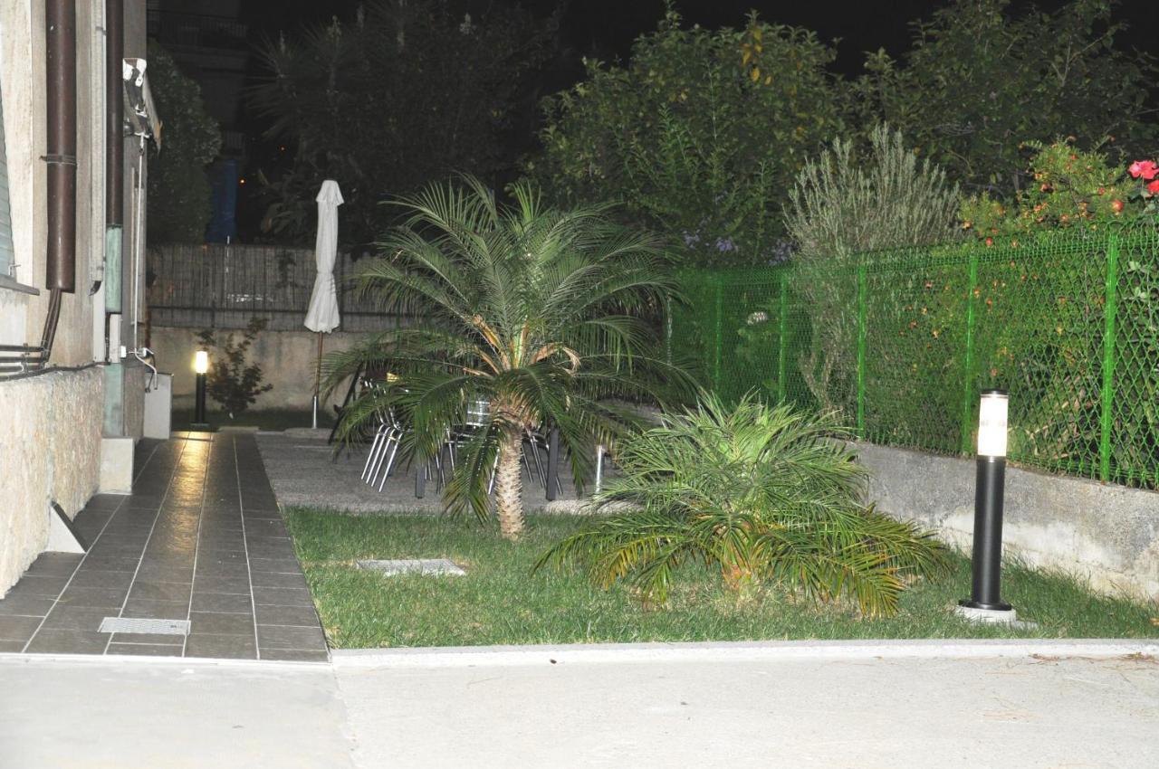 Via Battisti 231 1 Apartment ปิเอตราลิกูเร ภายนอก รูปภาพ